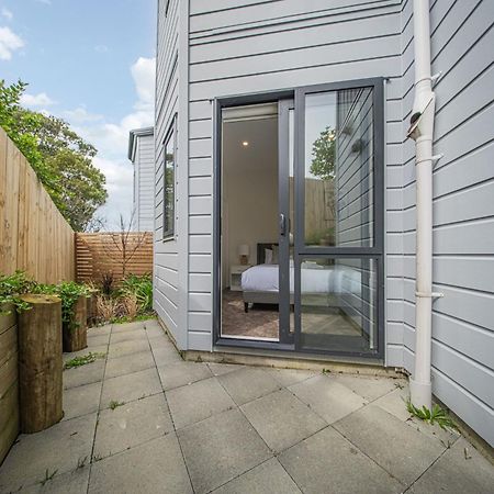 West Harbour Modern 4-Bedroom Retreat Auckland Exterior foto