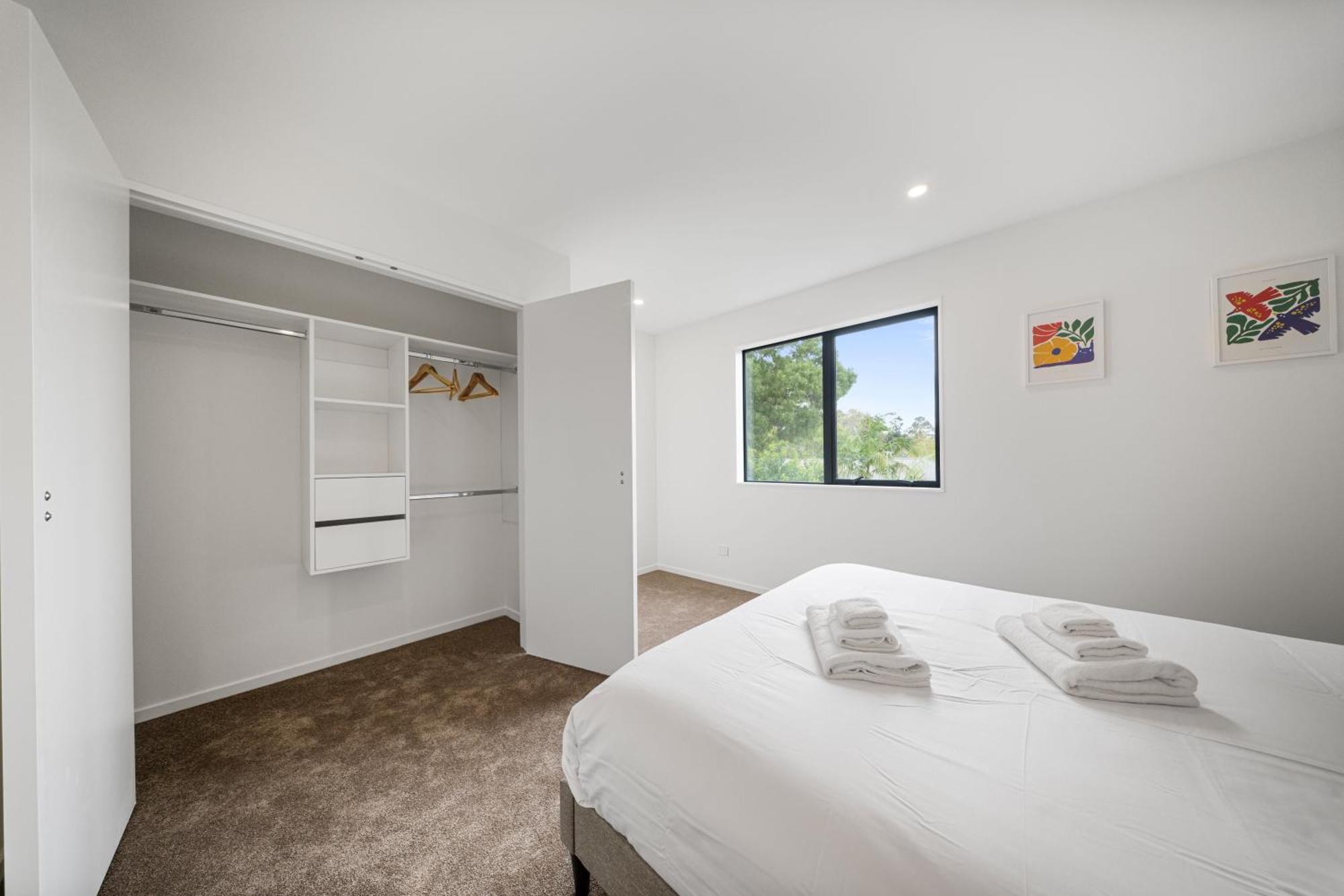West Harbour Modern 4-Bedroom Retreat Auckland Exterior foto